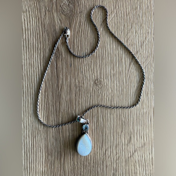 Stone Age sterling silver and teardrop white druzy pendant - Picture 2 of 7